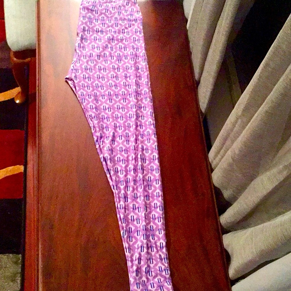 LuLaRoe patterned leggings